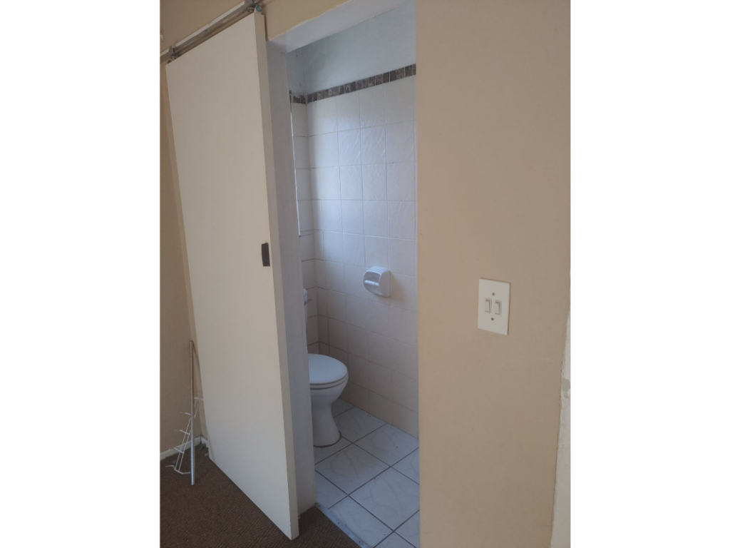 13. Ensuite bathroom