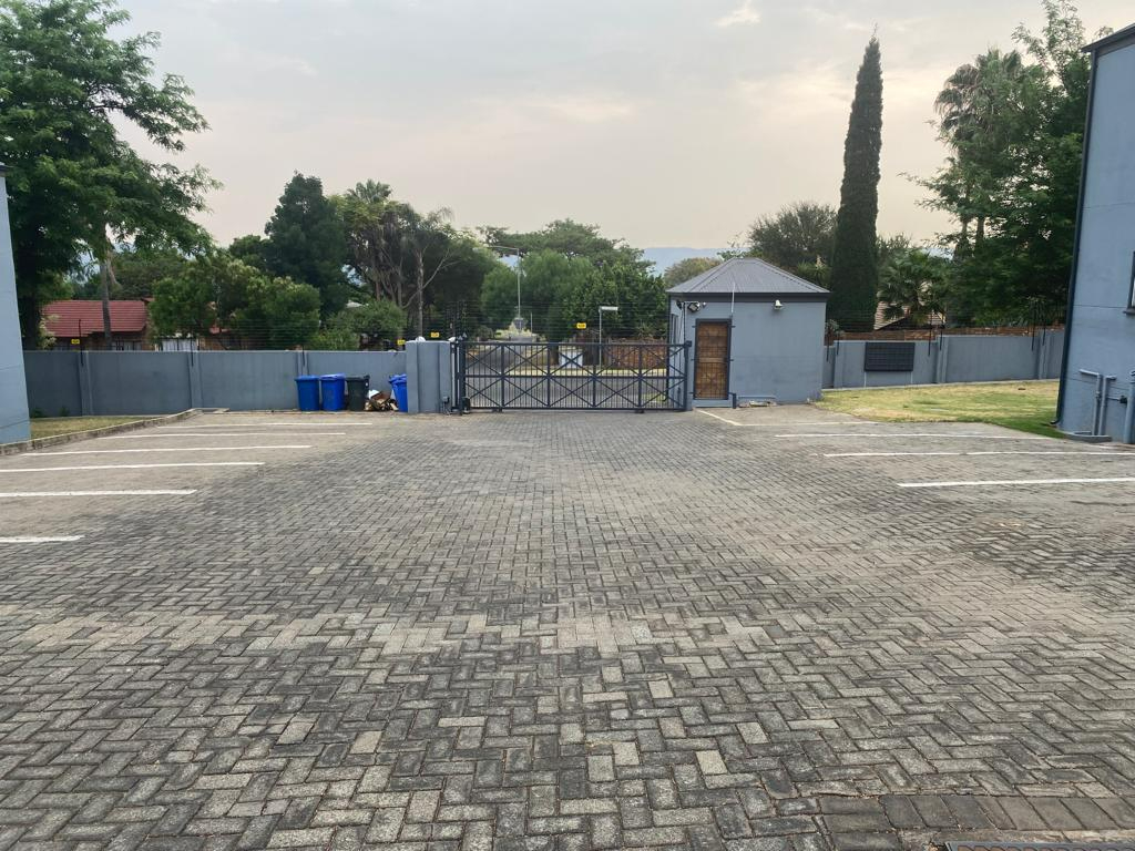 3. View from inside to main gate 2
