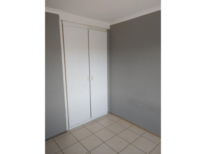 10.1 Main bedroom