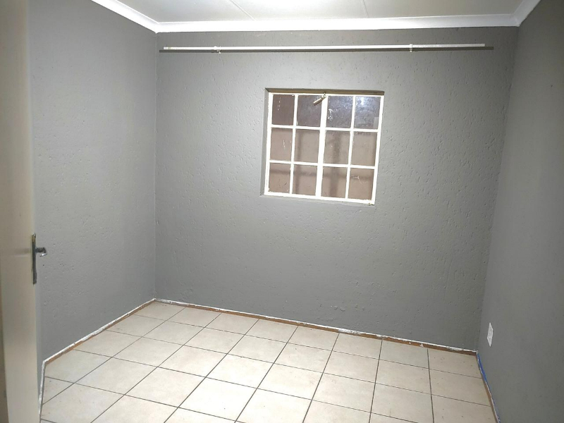 12 2nd bedroom